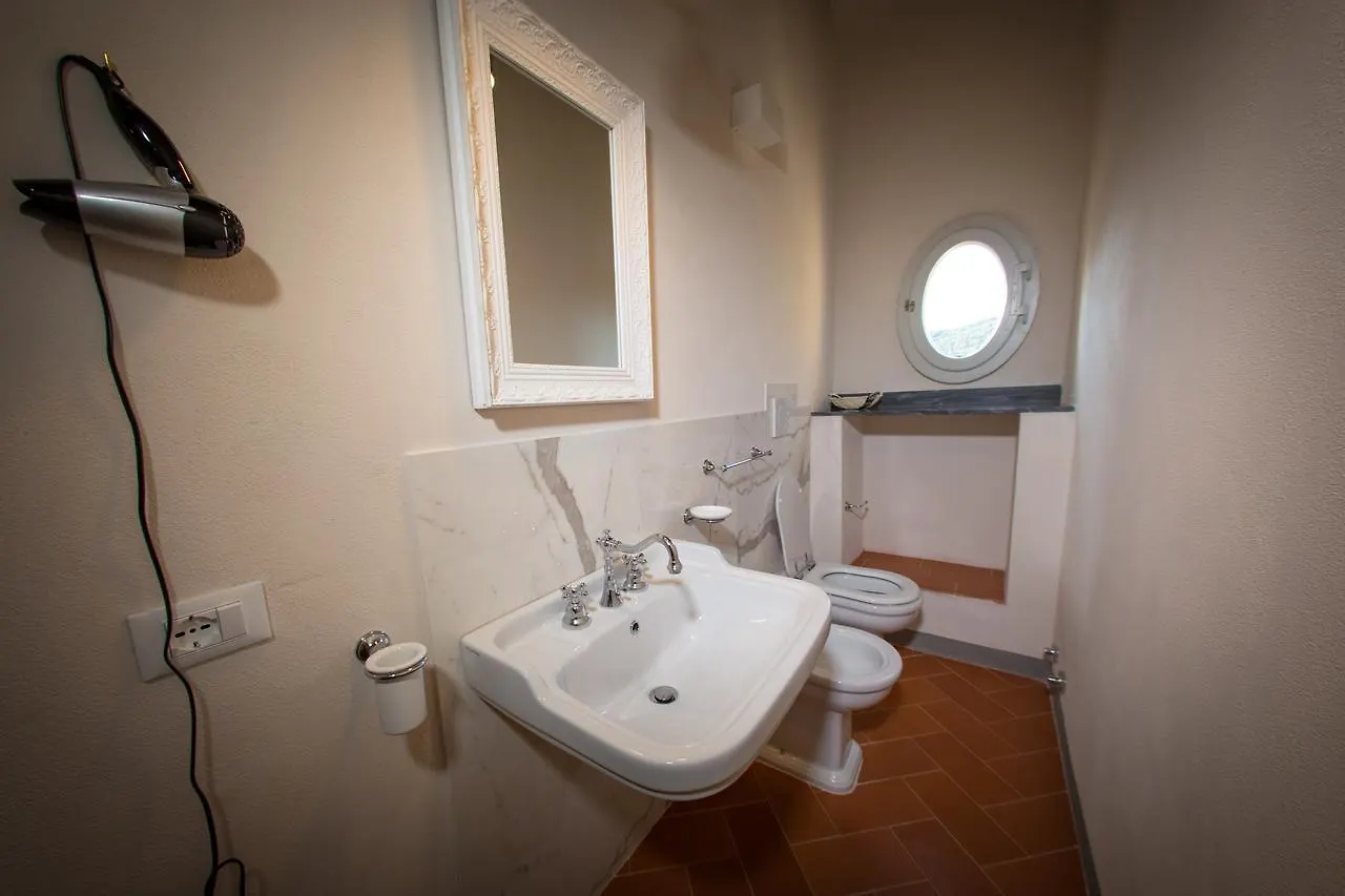 *** Bed & Breakfast Relais Villa Poschi Pugnano Italy