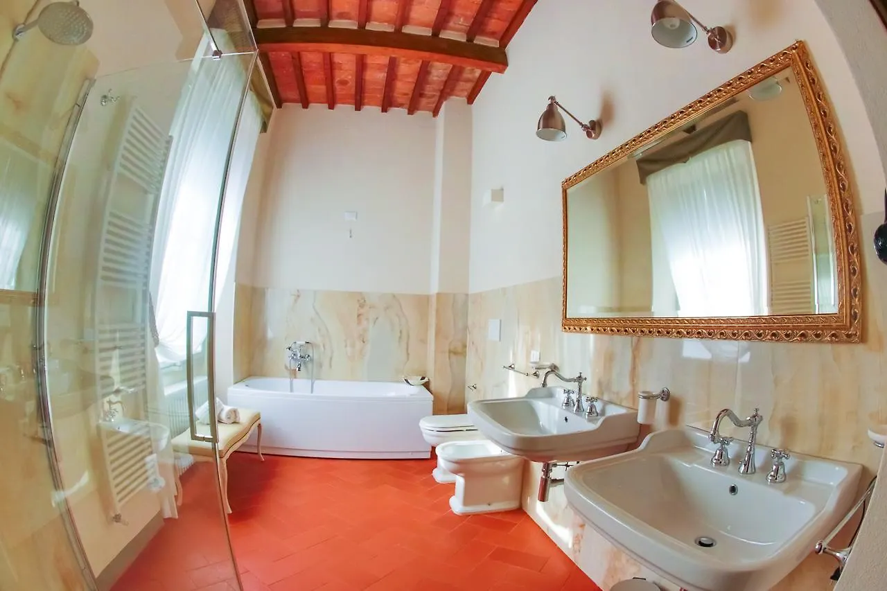 Relais Villa Poschi Pugnano 3*,